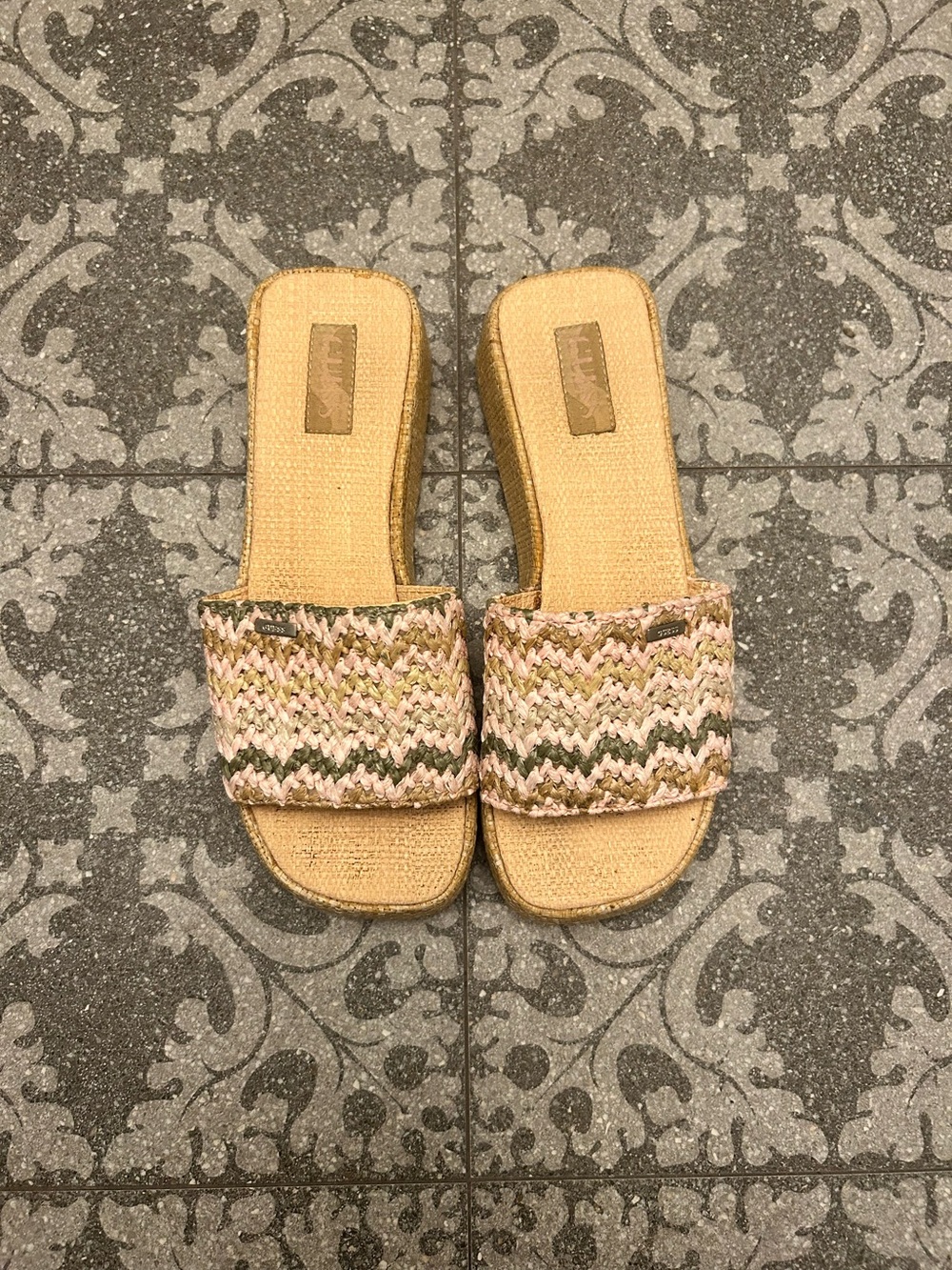 Vintage Y2K Women’s Guess Straw Slip On Platform Sandals Pink Green Tans Sz 8.5